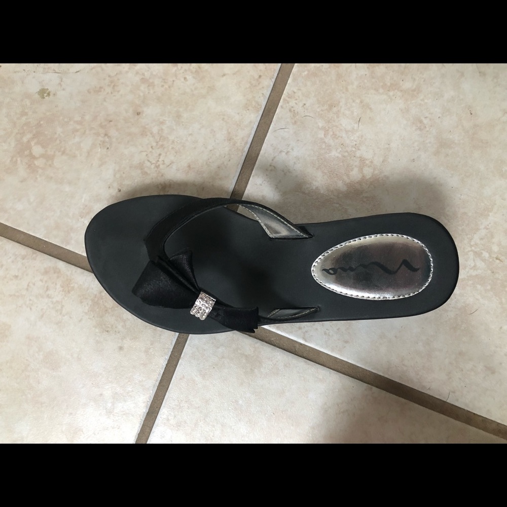 Dress flip flops